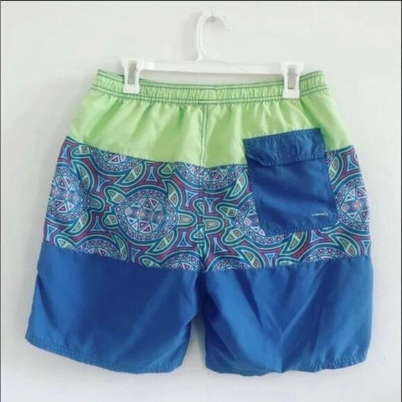 Vineyard Vines Mens Swimwear with Tiki Sea Turtle Design Size Large - Picture 2 of 8
